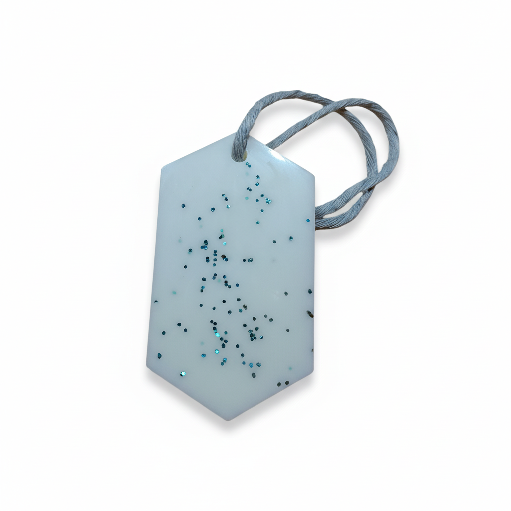 "Suspension parfumée décorative pentagone avec paillettes bleu en cire naturelle artisanale"