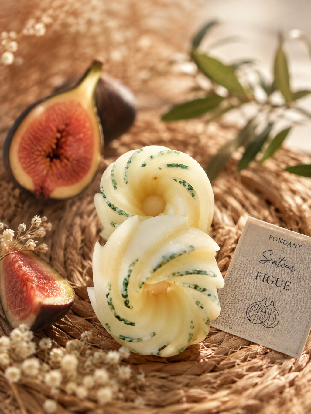 Fondant parfumé Figue en cire naturelle, aux notes fruitées, gourmandes et légèrement boisées.