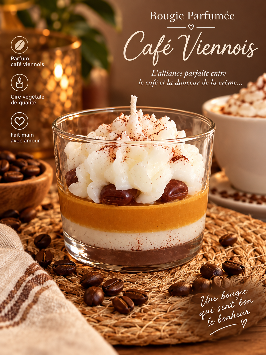 Bougie artisanale Café Viennois dans un verre transparent, avec cire blanche, brune et caramel, décorée de grains de café et de paillettes cuivrées.
